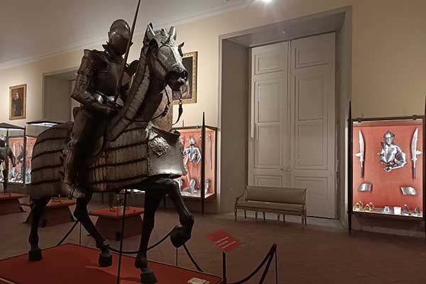 Reiterharnisch in der Sammlung von Capodimonte